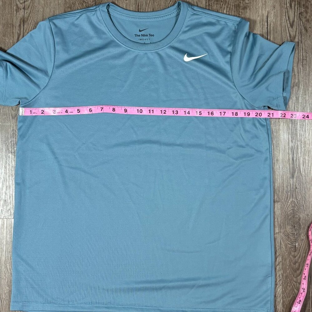 Nike The Nike Tee DRI-FIT T-Shirt - Picture 4 of 10